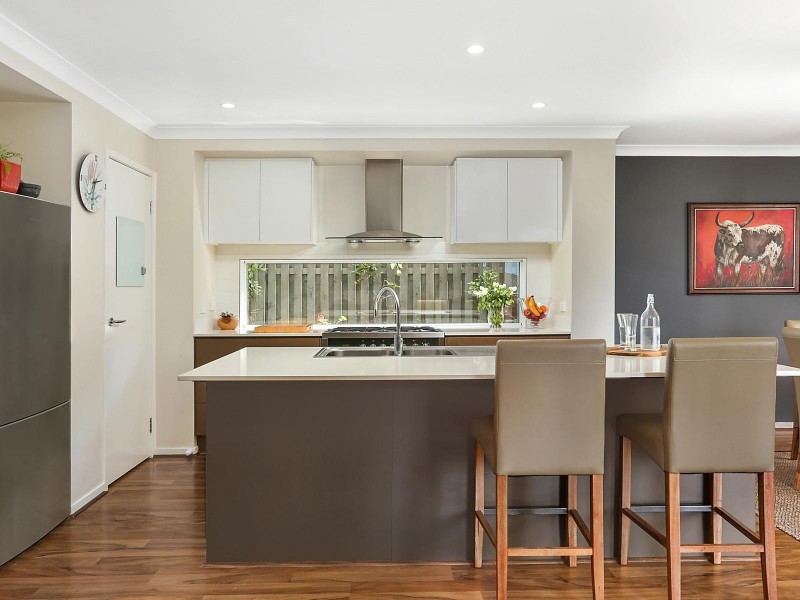 21 Catchlove Crescent, Augustine Heights QLD 4300