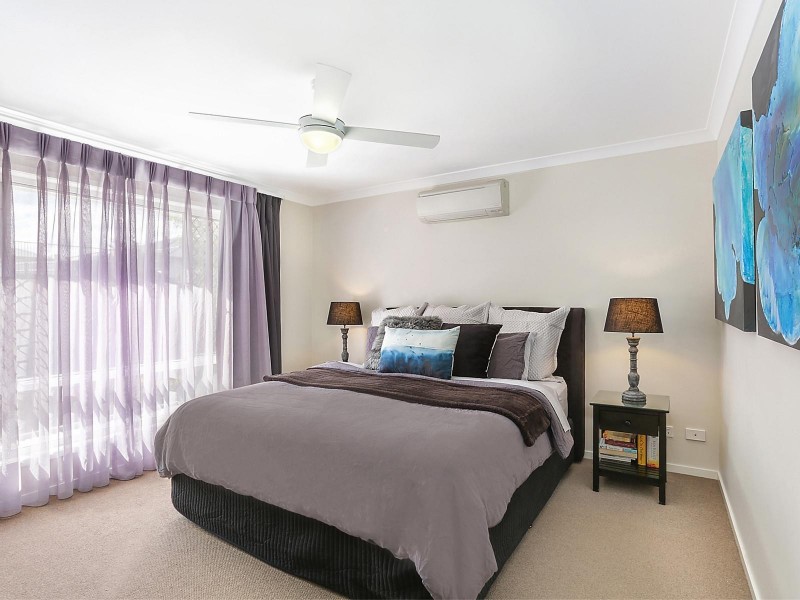 21 Catchlove Crescent, Augustine Heights QLD 4300
