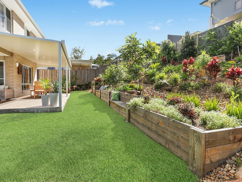 21 Catchlove Crescent, Augustine Heights QLD 4300