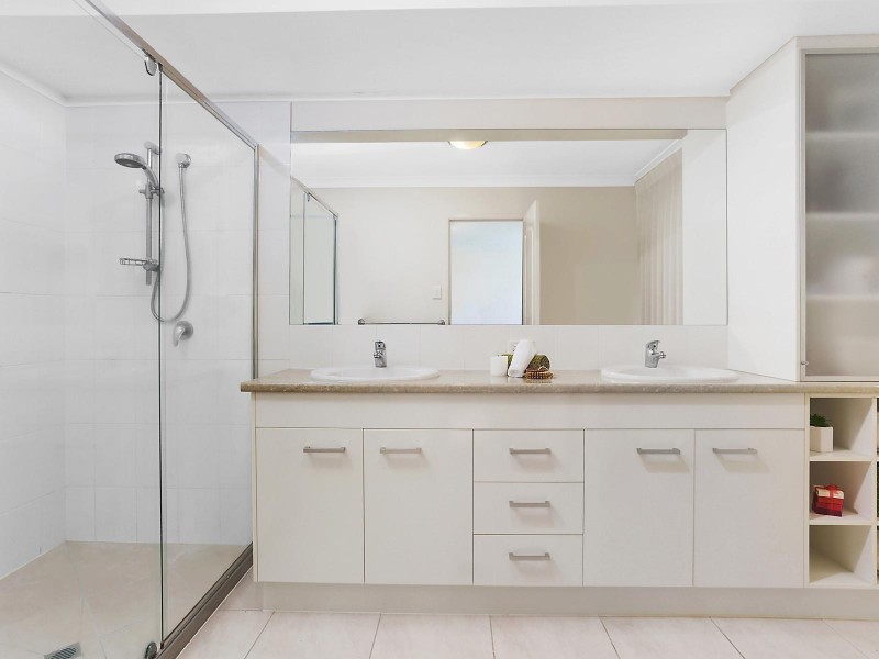 31 Ambrose Drive, Augustine Heights QLD 4300