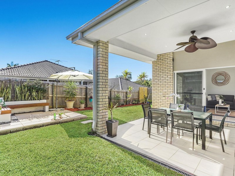 8 Alton Towers Street, Springfield Lakes QLD 4300