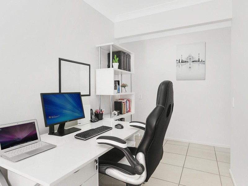 8 Alton Towers Street, Springfield Lakes QLD 4300