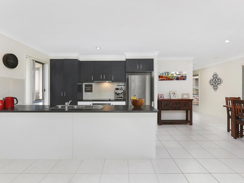 69 Francisca Drive, Augustine Heights QLD 4300