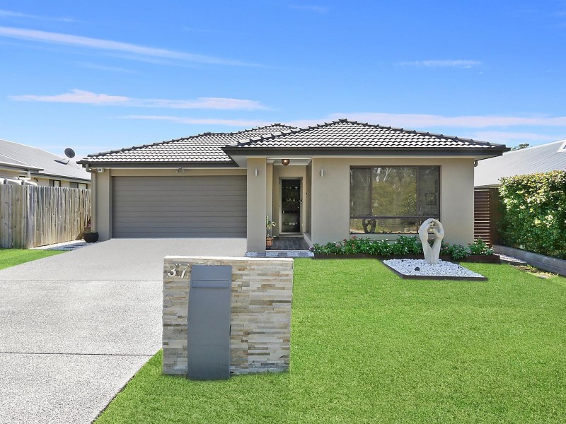 37 Benezet Drive, Augustine Heights QLD 4300