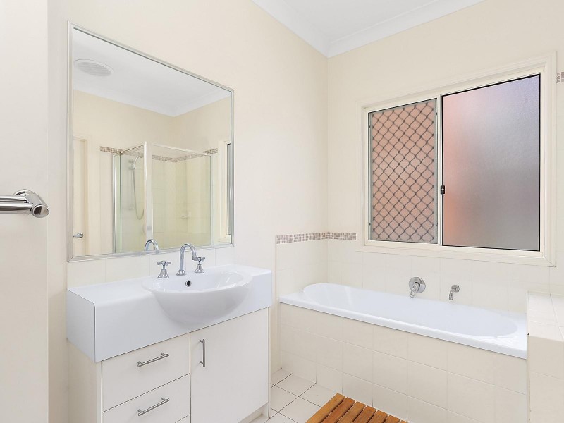 10 Jasper Way, Springfield QLD 4300