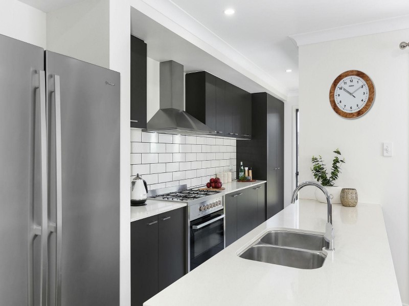 6 Lomond Street, South Ripley QLD 4306