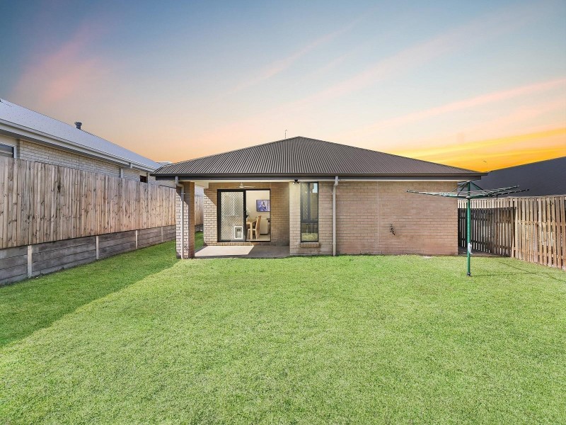 6 Lomond Street, South Ripley QLD 4306