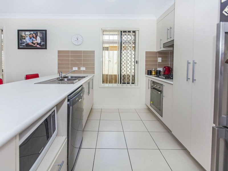 27 Brock Drive, Springfield Lakes QLD 4300