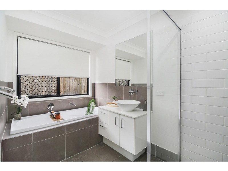 32 Fitzpatrick Circuit, Augustine Heights QLD 4300