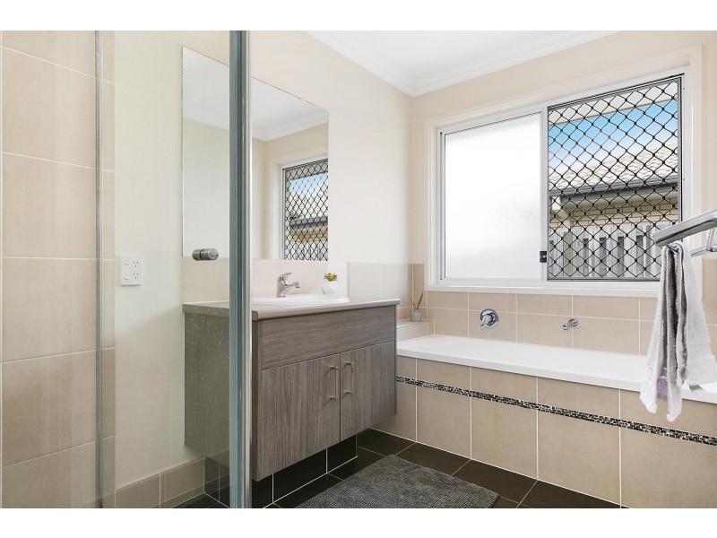 14 Dillon Avenue, Augustine Heights QLD 4300