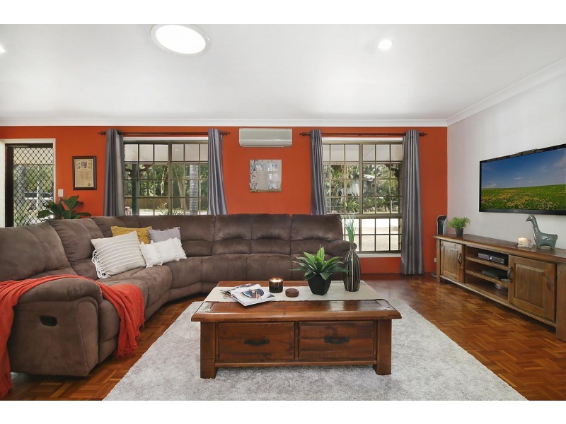 16 Moss Road, Camira QLD 4300