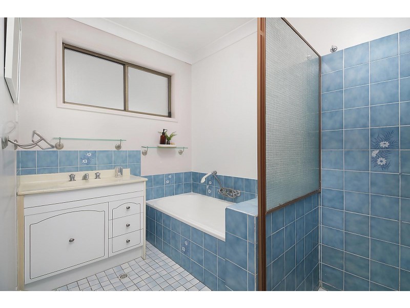16 Moss Road, Camira QLD 4300