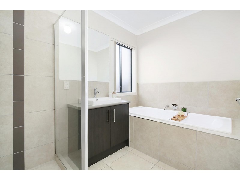 11 Poppy Crescent, Springfield Lakes QLD 4300