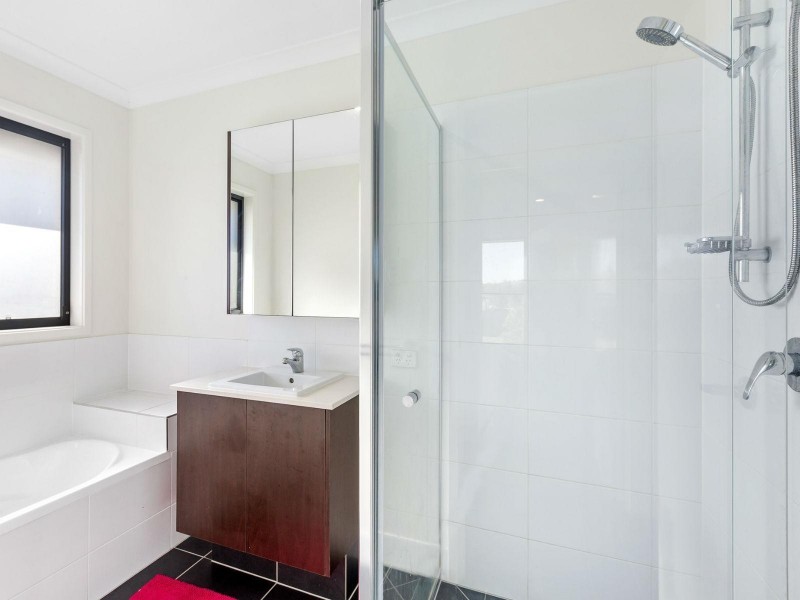 6 Tabei Place, Springfield Lakes QLD 4300