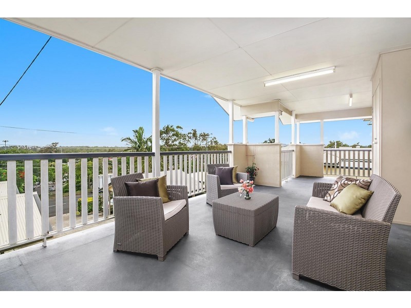 2/33 Law Street South, Redbank QLD 4301