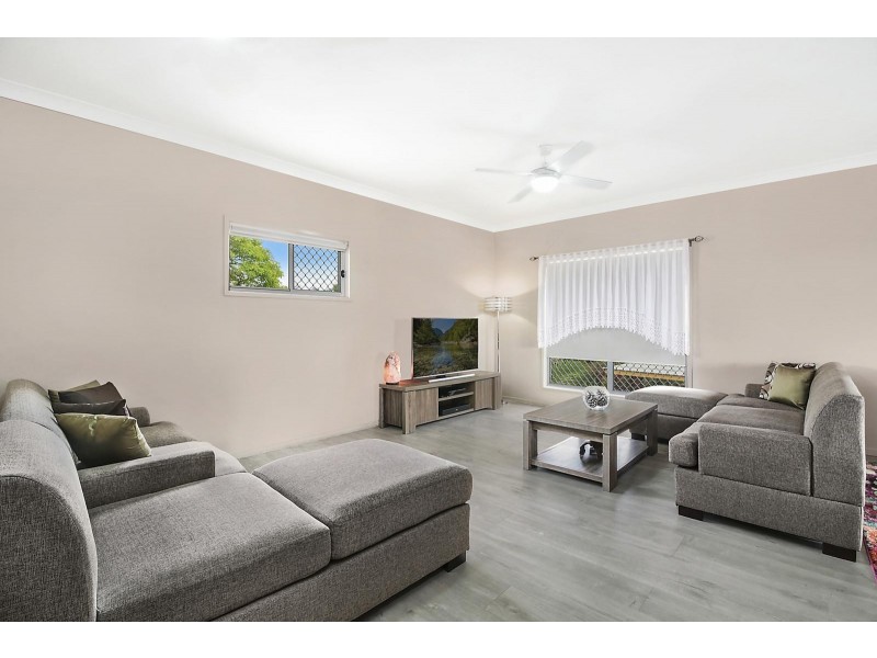 2/33 Law Street South, Redbank QLD 4301