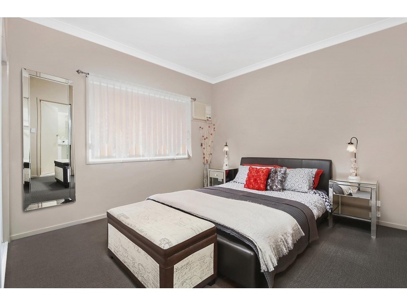 2/33 Law Street South, Redbank QLD 4301