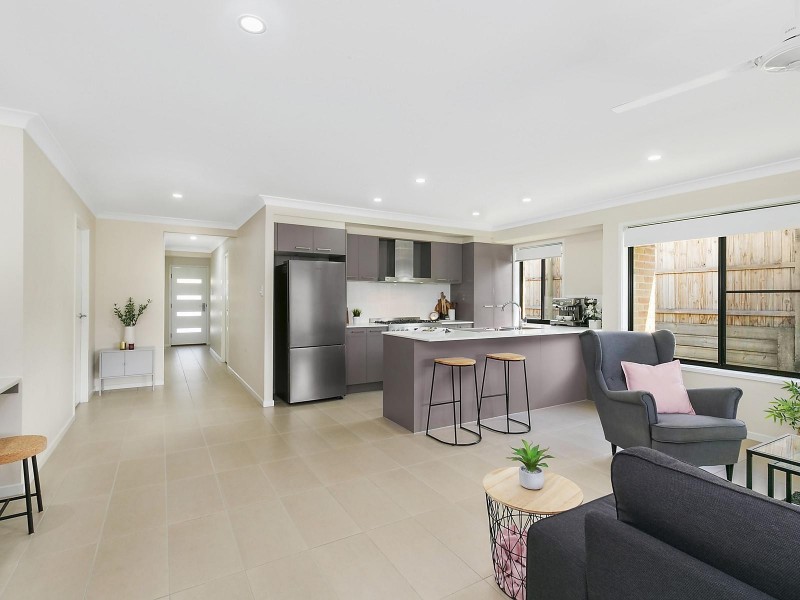 9 Starling Street, Deebing Heights QLD 4306
