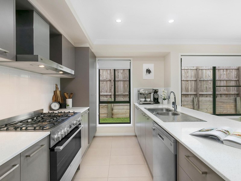 9 Starling Street, Deebing Heights QLD 4306