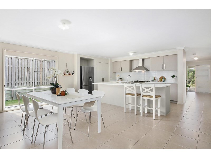 7 William Drysdale Close, Redbank Plains QLD 4301