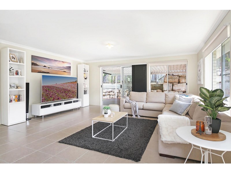 7 William Drysdale Close, Redbank Plains QLD 4301