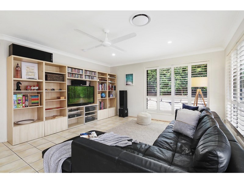 4 Dew Close, Springfield Lakes QLD 4300