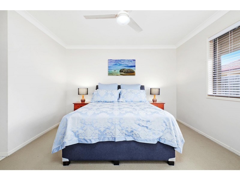 4 Dew Close, Springfield Lakes QLD 4300