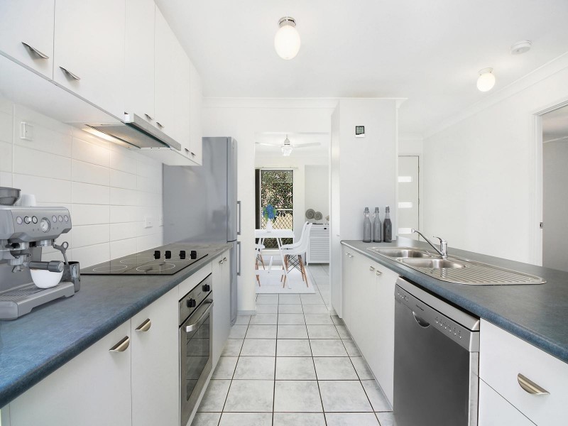 6 Marigold Close, Springfield Lakes QLD 4300