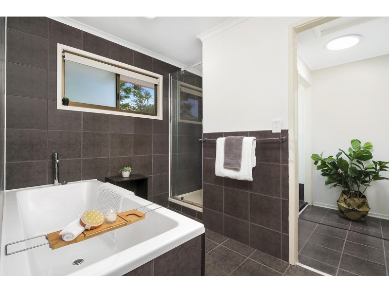 6 Mal Street, Camira QLD 4300