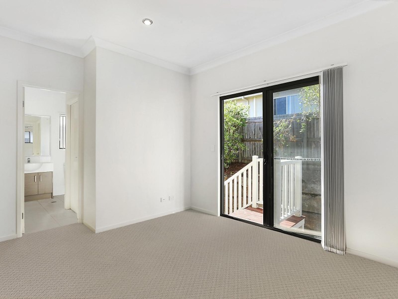 41 Waterside Drive, Springfield Lakes QLD 4300