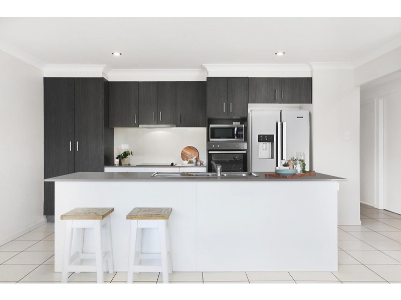 11 Fitzpatrick Circuit, Augustine Heights QLD 4300