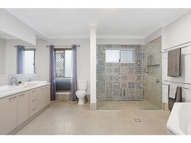 82 Landing Circuit, Springfield Lakes QLD 4300