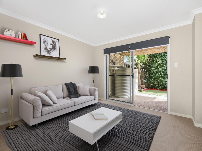 19 Hookes Terrace, Springfield Lakes QLD 4300