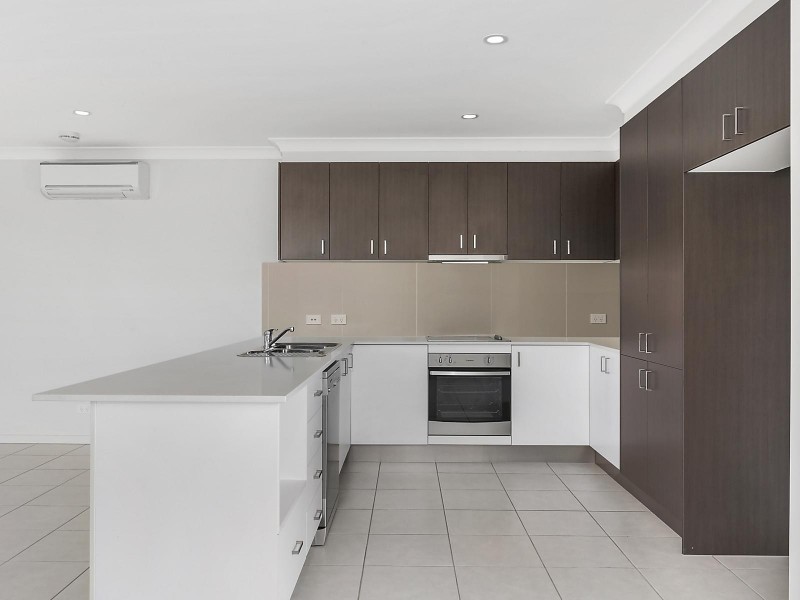 40 Landing Circuit, Springfield Lakes QLD 4300