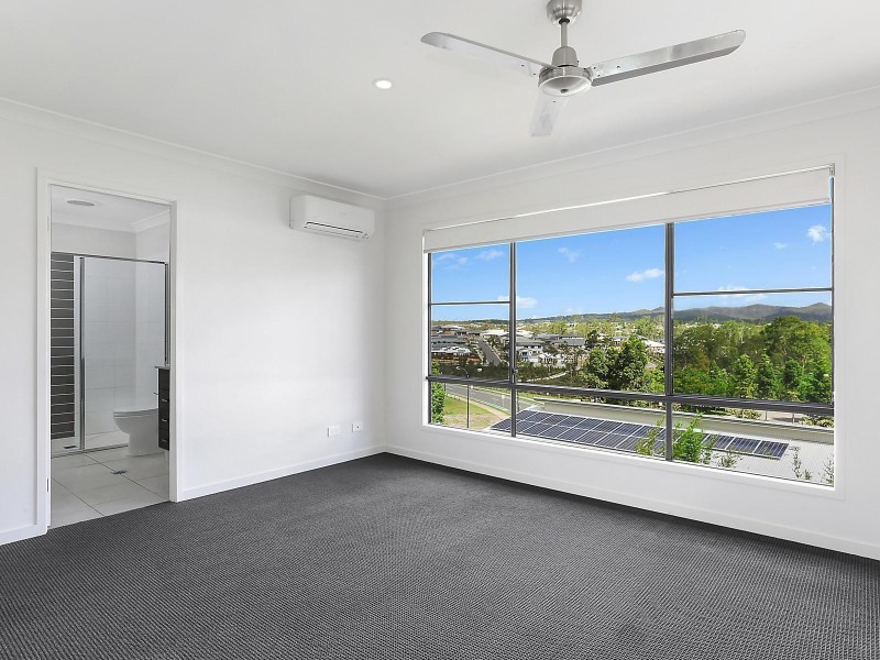 40 Landing Circuit, Springfield Lakes QLD 4300