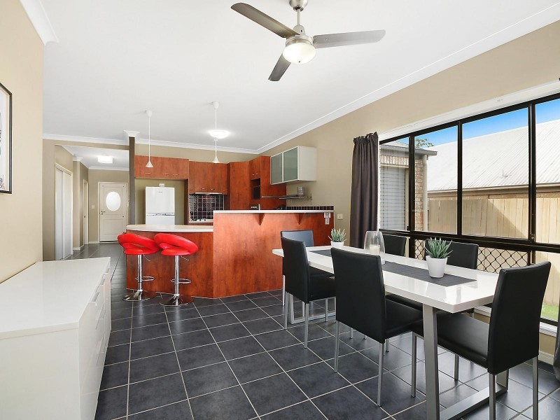 17 Wanderer Crescent, Springfield Lakes QLD 4300