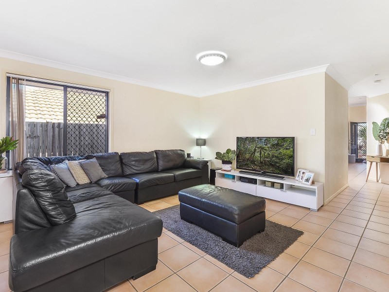 8 Speckled Circuit, Springfield Lakes QLD 4300