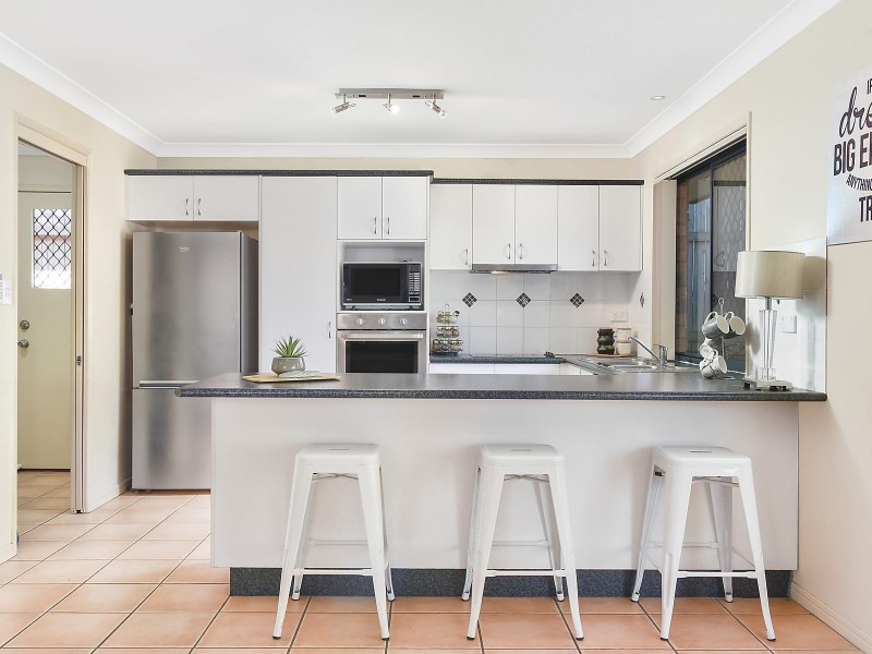 8 Speckled Circuit, Springfield Lakes QLD 4300