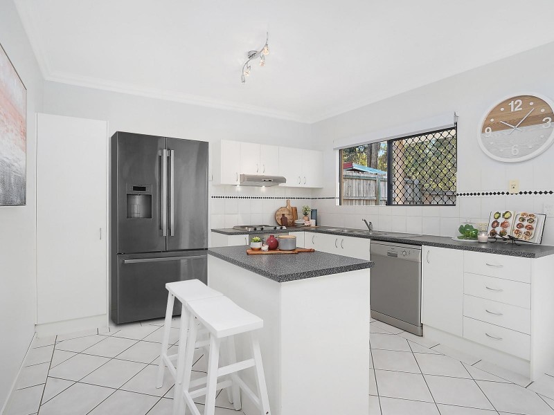 21 Emma Place, Springfield Lakes QLD 4300