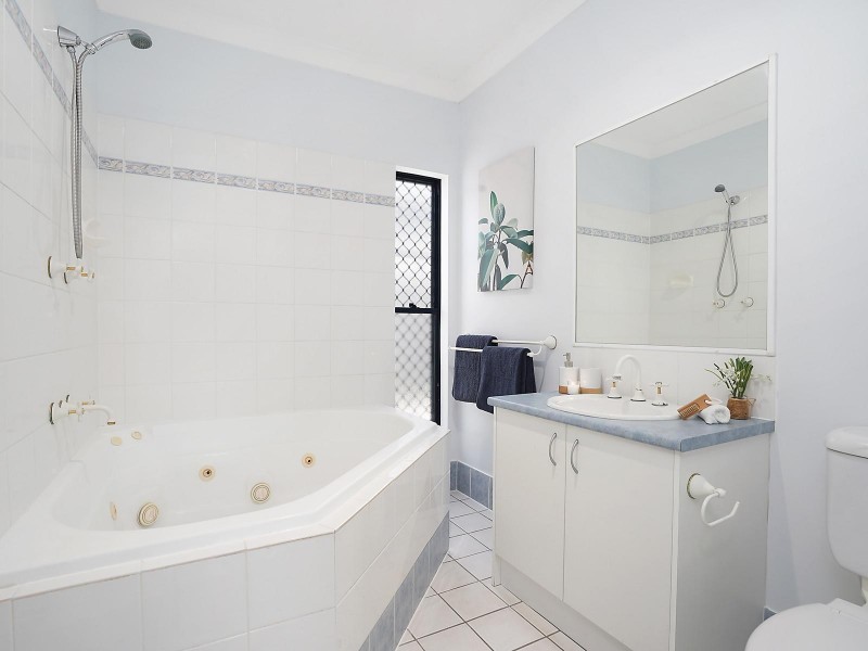 21 Emma Place, Springfield Lakes QLD 4300