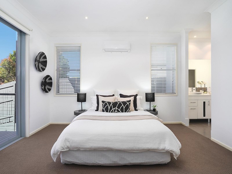 242 Lakeside Avenue, Springfield Lakes QLD 4300