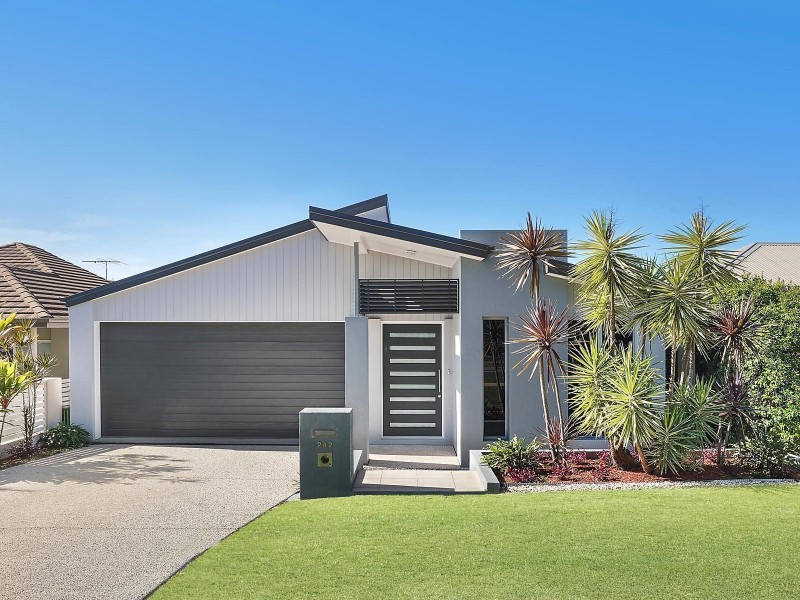 242 Lakeside Avenue, Springfield Lakes QLD 4300