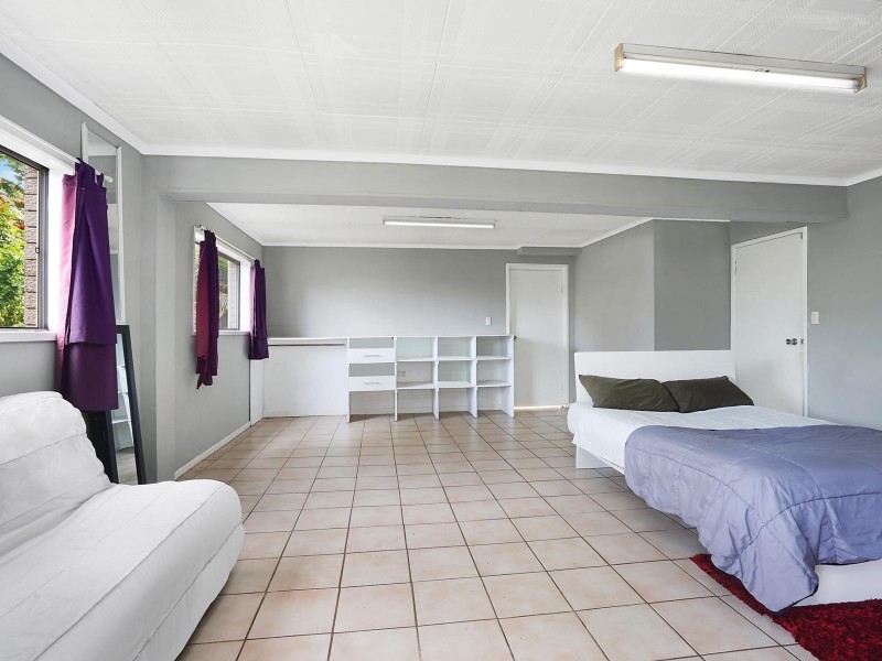 8 Jean Road, Camira QLD 4300