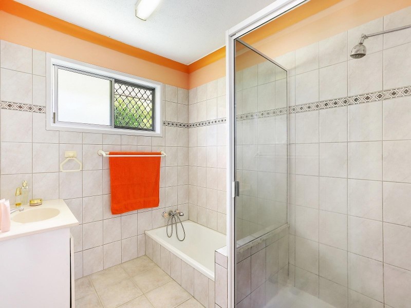 8 Jean Road, Camira QLD 4300