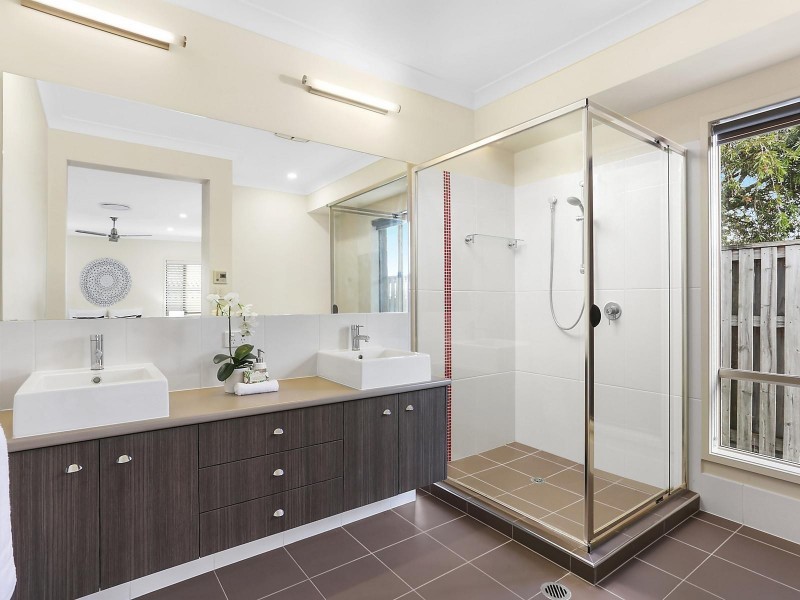 42 Roach Crescent, Redbank Plains QLD 4301