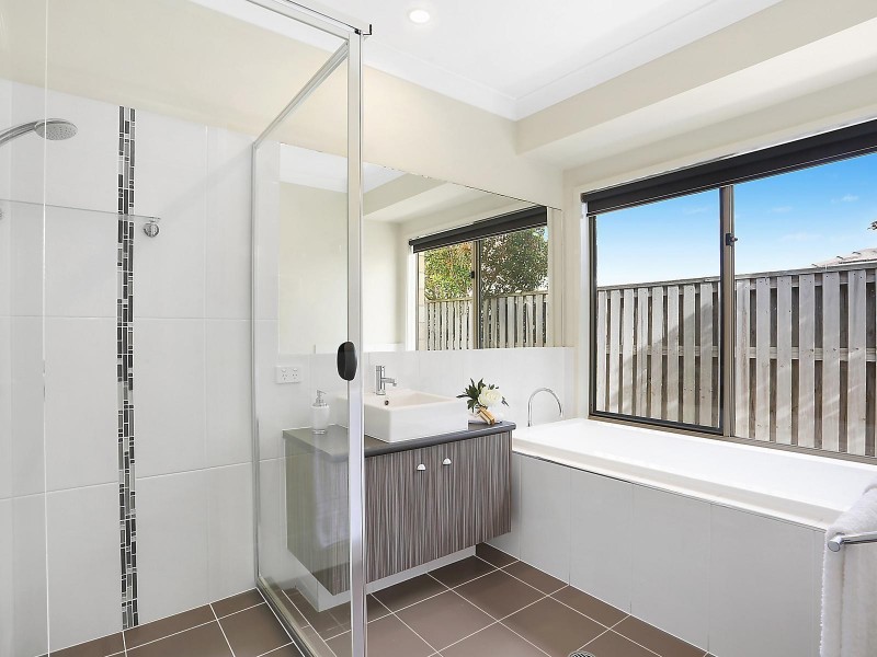 42 Roach Crescent, Redbank Plains QLD 4301