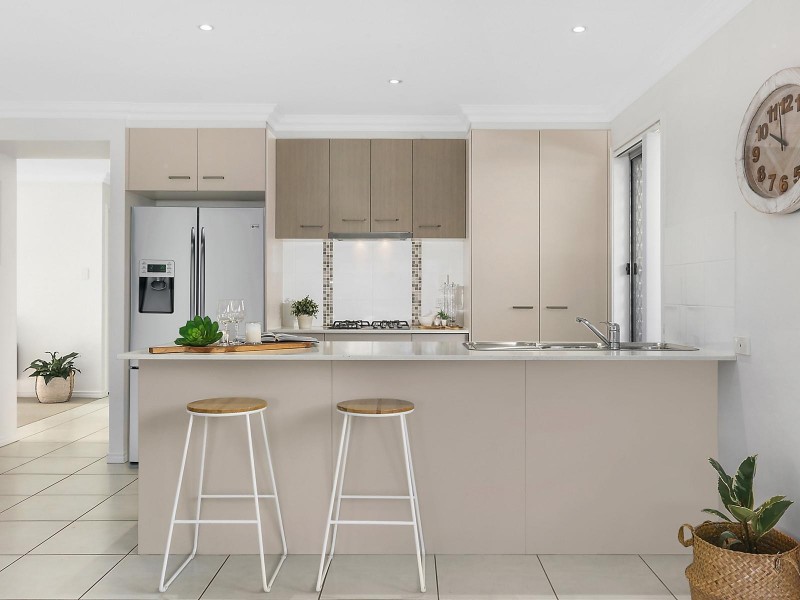 17 Chamomile Street, Springfield Lakes QLD 4300