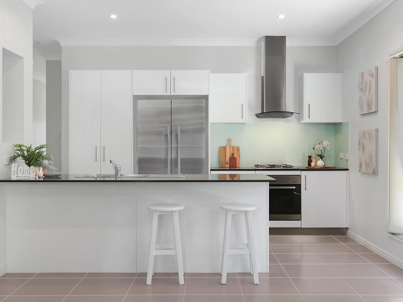 15 Lakeview Place, Springfield Lakes QLD 4300
