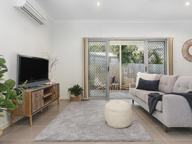 15 Lakeview Place, Springfield Lakes QLD 4300