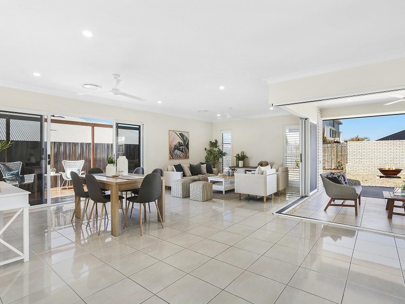 11 Serenity Street, South Ripley QLD 4306